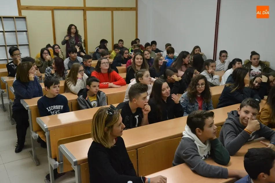 Foto 4 - Los alumnos del IES Tierra se forman en torno a la enfermedad de la diabetes  