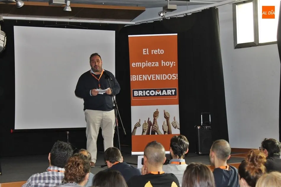 Foto 5 - Bricomart da la bienvenida a los 98 trabajadores del nuevo almac&eacute;n de Salamanca