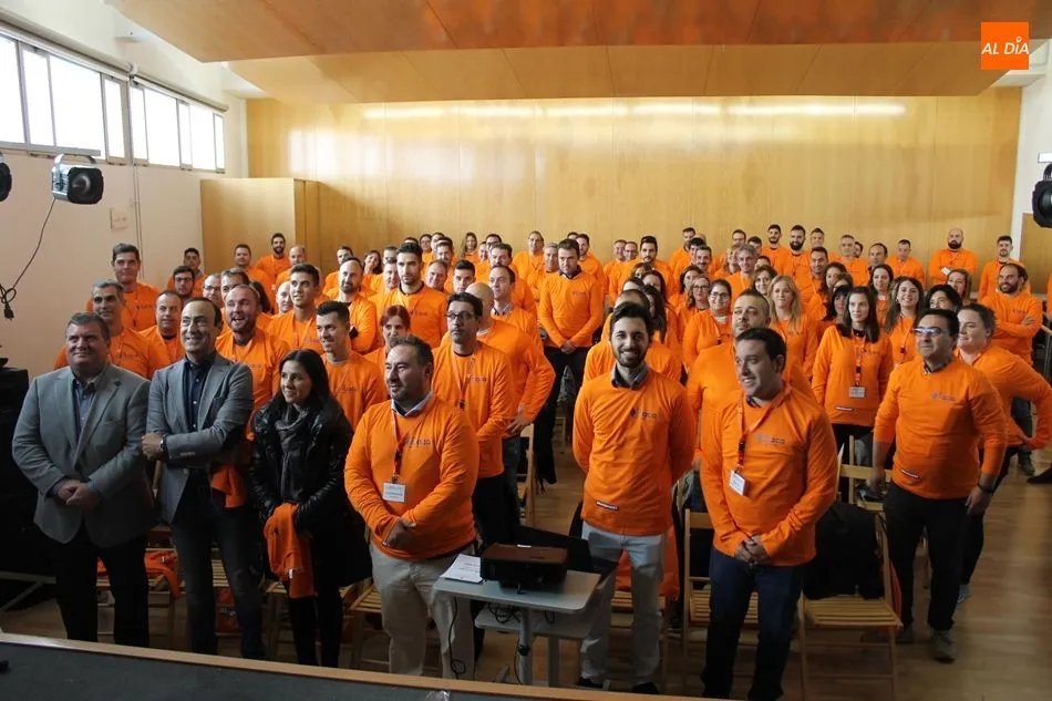 Acto de bienvenida al equipo de Bricomart Salamanca, este lunes en Carbajosa de la Sagrada