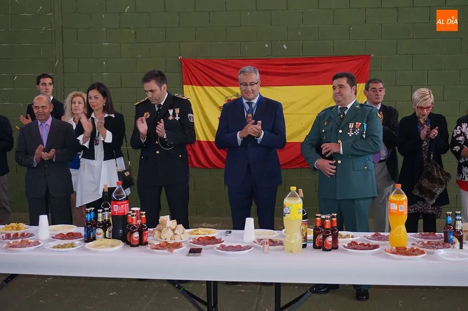 José Conde (primero por la izquierda), el pasado 12 de octubre en los actos de la Fiesta Nacional