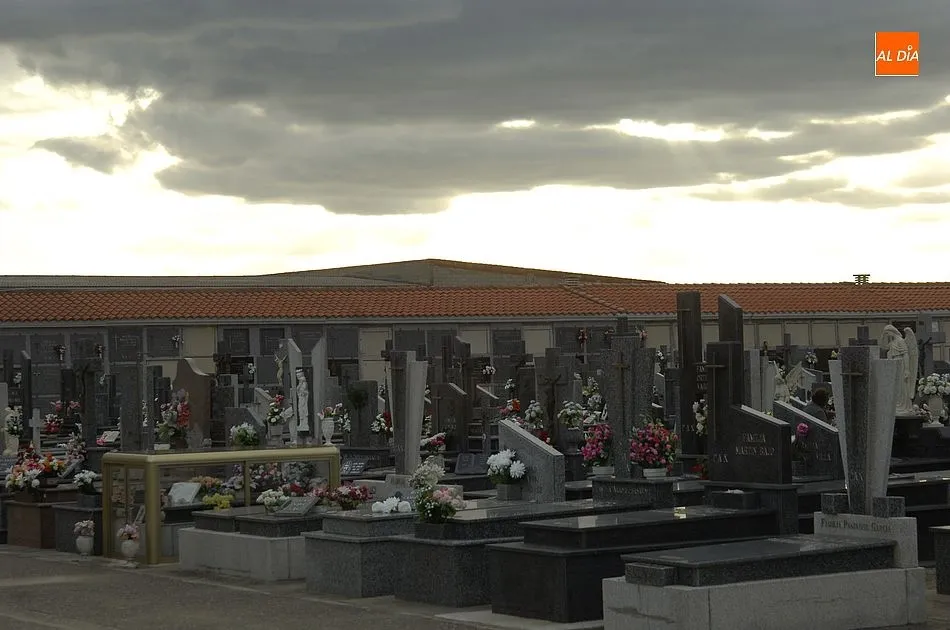 Foto 11 - Los mirobrigenses optan por nichos y columbarios para el eterno descanso de sus seres queridos  