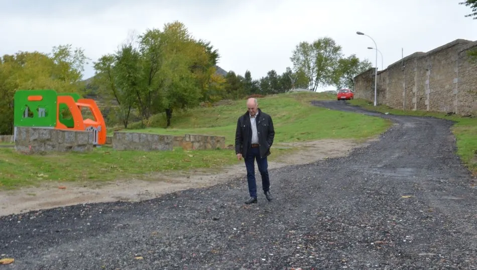 Vía de acceso a la parte alta del cementerio de San Miguel de Béjar