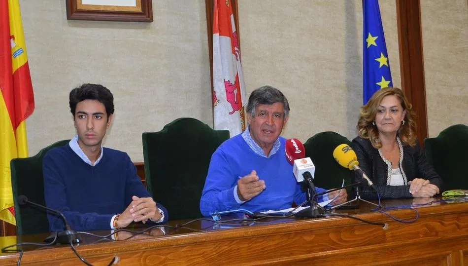 El Ayuntamiento anuncia que no subirá los impuestos municipales en 2019