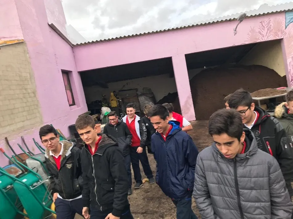 Foto 9 - El colegio Padres Trinitarios visita el Centro Lorenzo Milani  