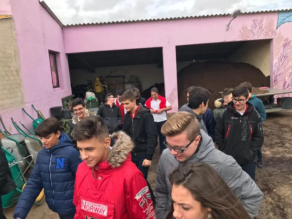 Foto 8 - El colegio Padres Trinitarios visita el Centro Lorenzo Milani  