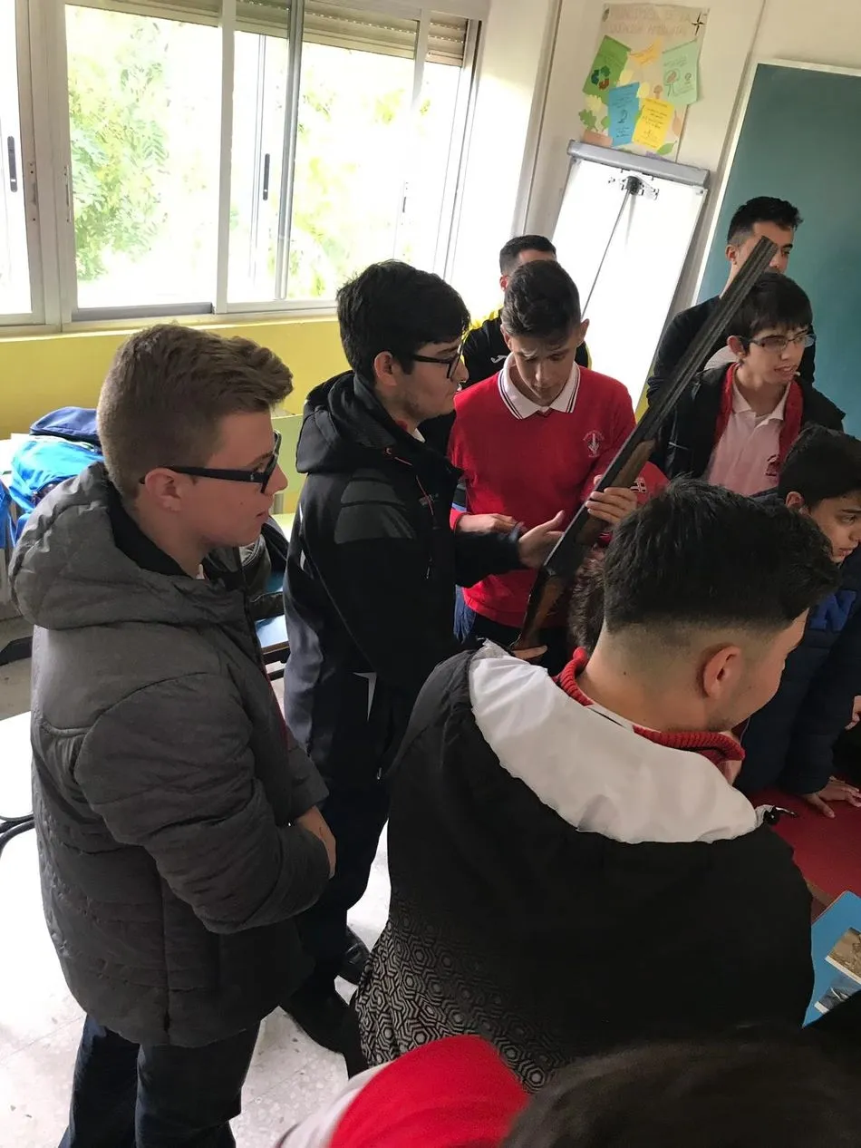 Foto 7 - El colegio Padres Trinitarios visita el Centro Lorenzo Milani  