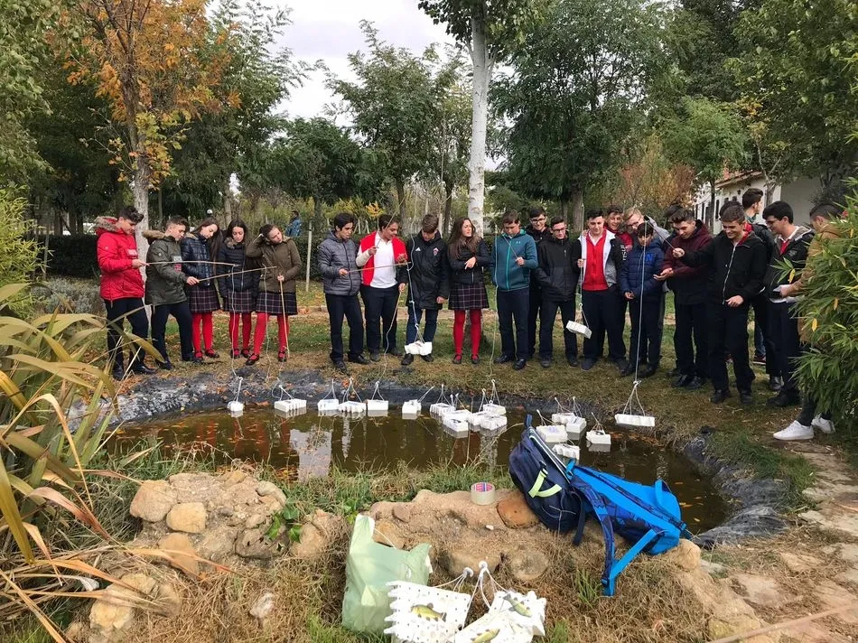 Foto 3 - El colegio Padres Trinitarios visita el Centro Lorenzo Milani  