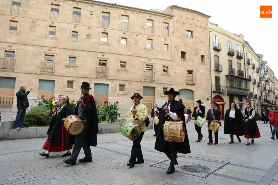 Foto 2 - &lsquo;El Mariquelo&rsquo; homenajea el VIII centenario de la USAL con un recital charro en el Patio de...