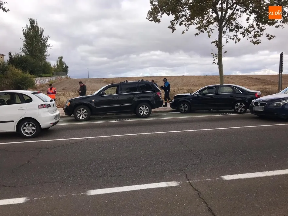 Foto 2 - Colisi&oacute;n m&uacute;ltiple en la Avenida San Agust&iacute;n con varios veh&iacute;culos implicados  