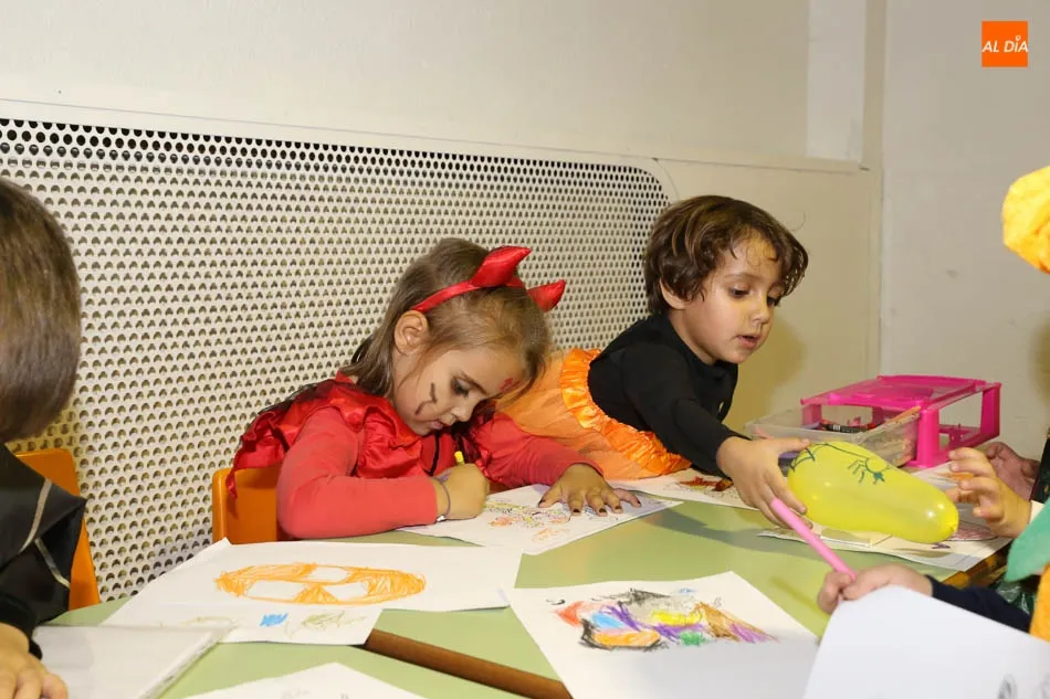 Foto 8 - El Colegio Antonio Machado celebra Halloween con disfraces, juegos y degustaciones
