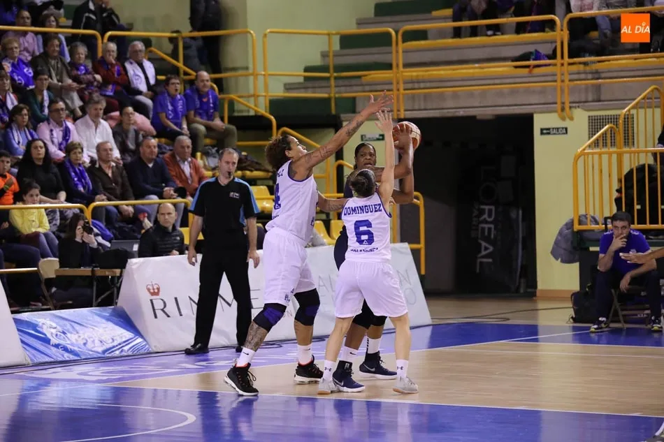 Foto 11 - Perfumer&iacute;as Avenida se al&iacute;a con la magia de W&uuml;rzburg para derrotar a Fenerbahce tras una...