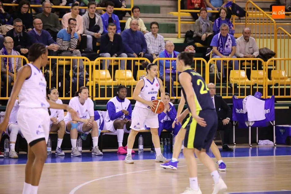Foto 8 - Perfumer&iacute;as Avenida se al&iacute;a con la magia de W&uuml;rzburg para derrotar a Fenerbahce tras una...