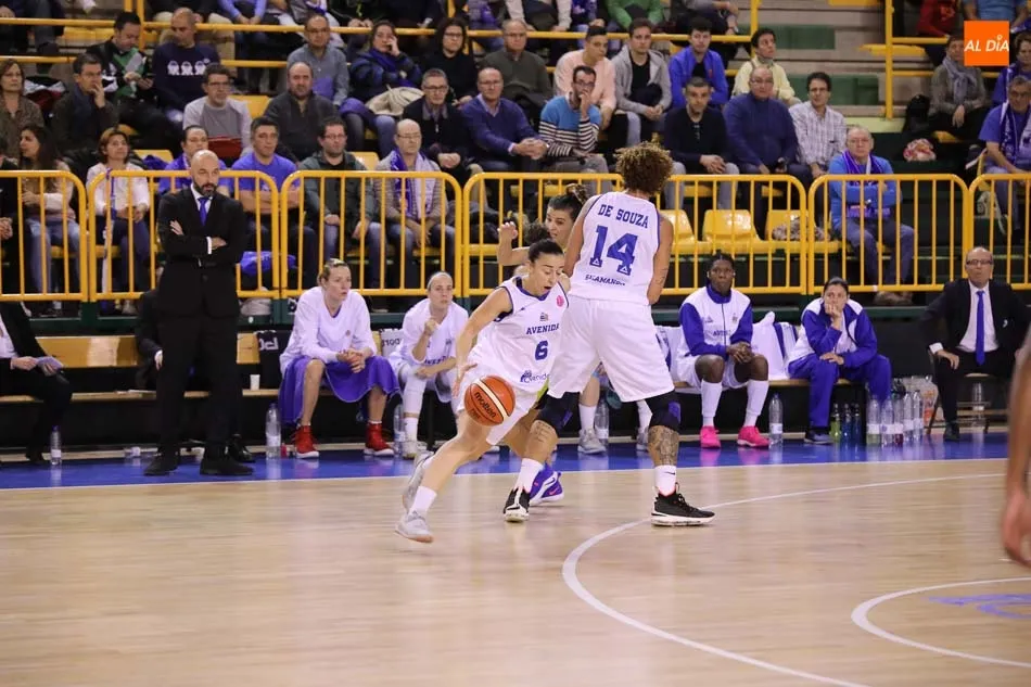 Foto 4 - Perfumer&iacute;as Avenida se al&iacute;a con la magia de W&uuml;rzburg para derrotar a Fenerbahce tras una...