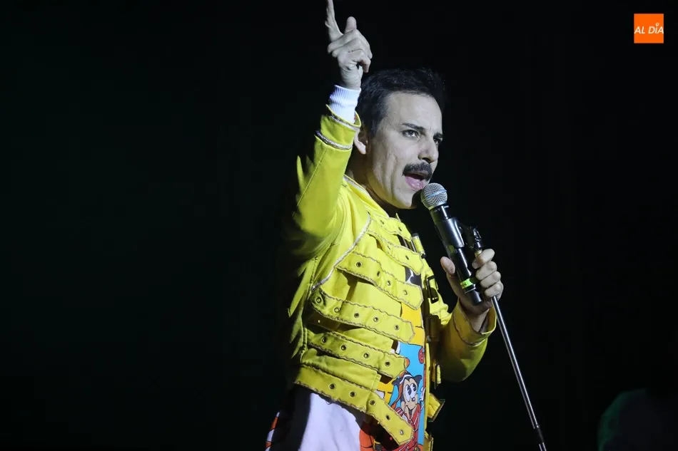 Foto 10 - El Multiusos vibra con el mejor espect&aacute;culo tributo a Queen  