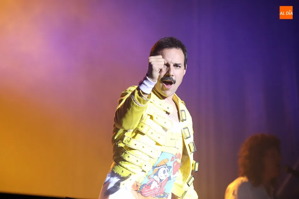 Foto 9 - El Multiusos vibra con el mejor espect&aacute;culo tributo a Queen  