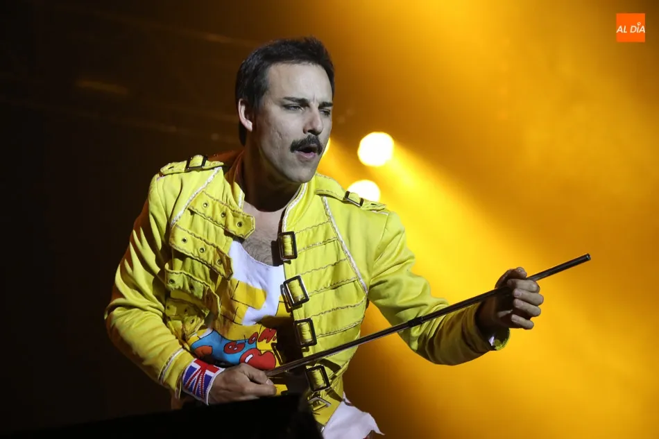 Foto 7 - El Multiusos vibra con el mejor espect&aacute;culo tributo a Queen  