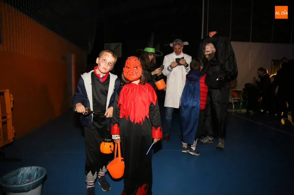 Foto 6 - Animada fiesta con desfile, m&uacute;sica y t&uacute;nel del terror para celebrar Halloween