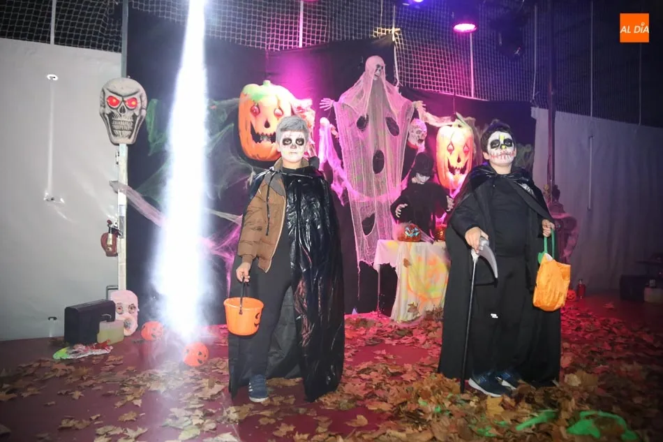 Foto 5 - Animada fiesta con desfile, m&uacute;sica y t&uacute;nel del terror para celebrar Halloween