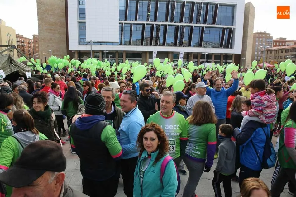 Foto 10 - La marcha verde contra el c&aacute;ncer en Salamanca alcanza los 18.000 participantes