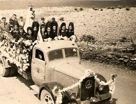 Peregrinos hacia la Peña de Francia