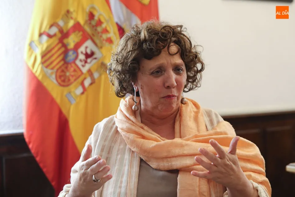 Encarnación Pérez, subdelegada del Gobierno en Salamanca, durante la entrevista. Fotos: Alberto Martín