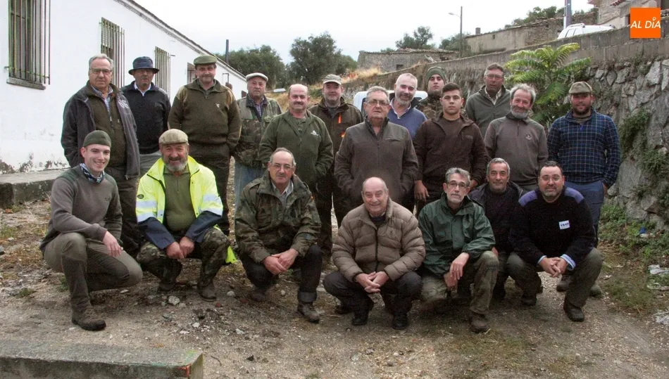 Junto a los cazadores locales también acudieron aficionados de otros puntos de la provincia y que disfrutaron de la caza y de la amistad  |  CORRAL