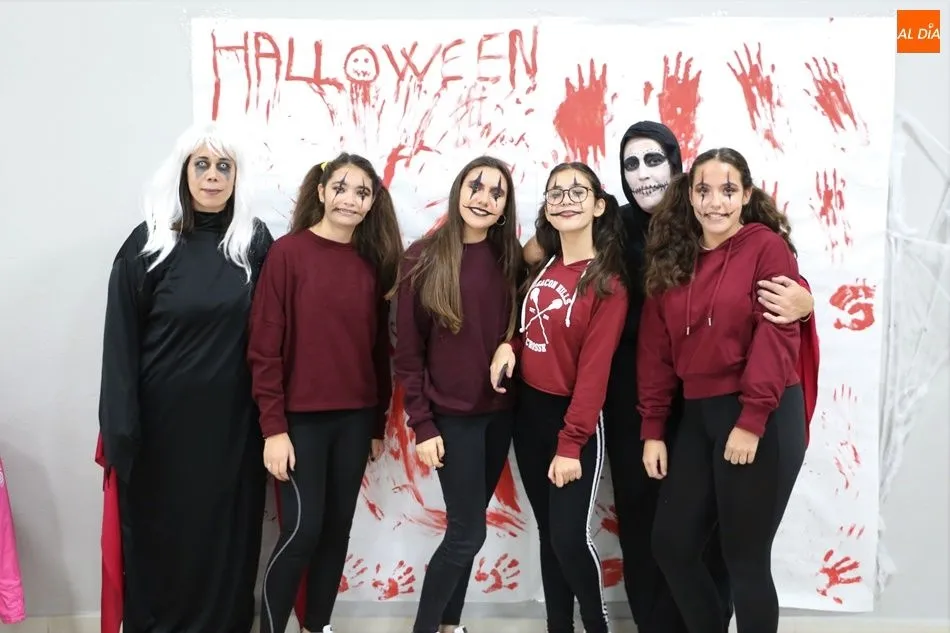 Un grupo de jóvenes que no quiso perderse la fiesta