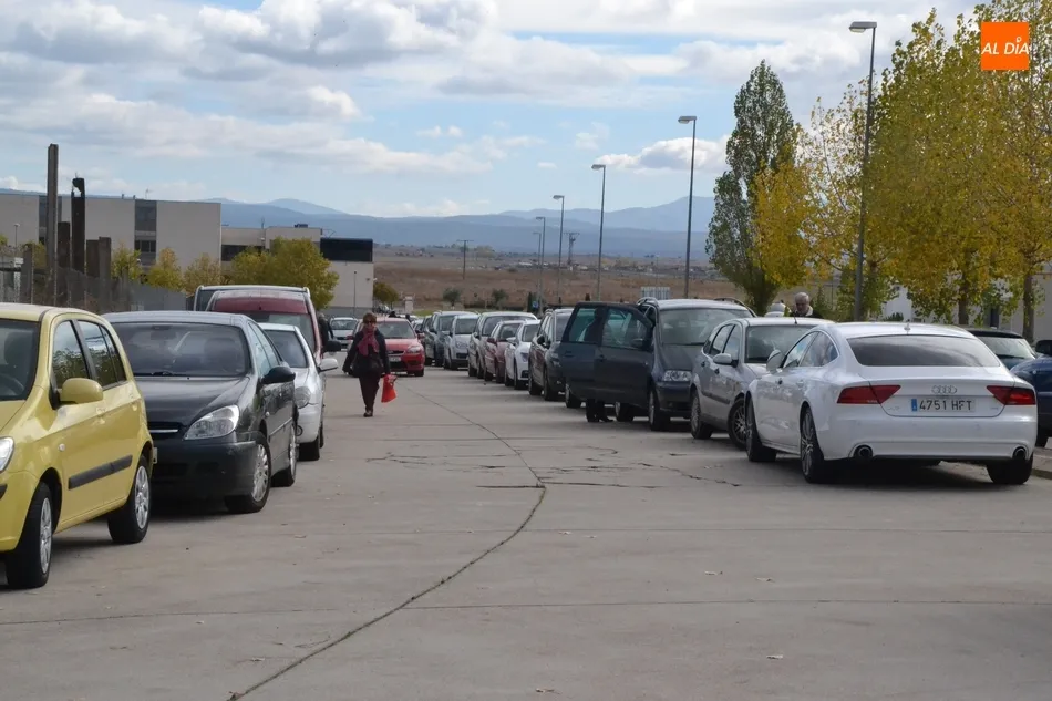 Foto 5 - Soleada jornada de peregrinaci&oacute;n hasta los camposantos  