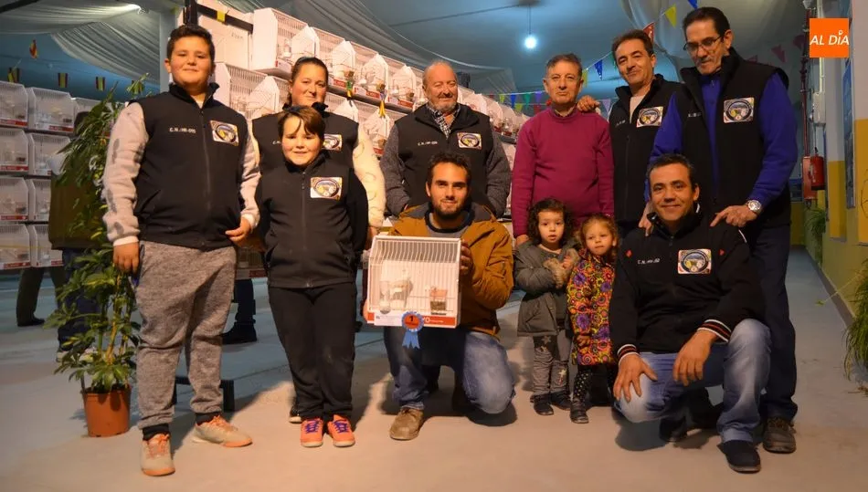 Campeonato y exposición de canarios en el recinto ferial