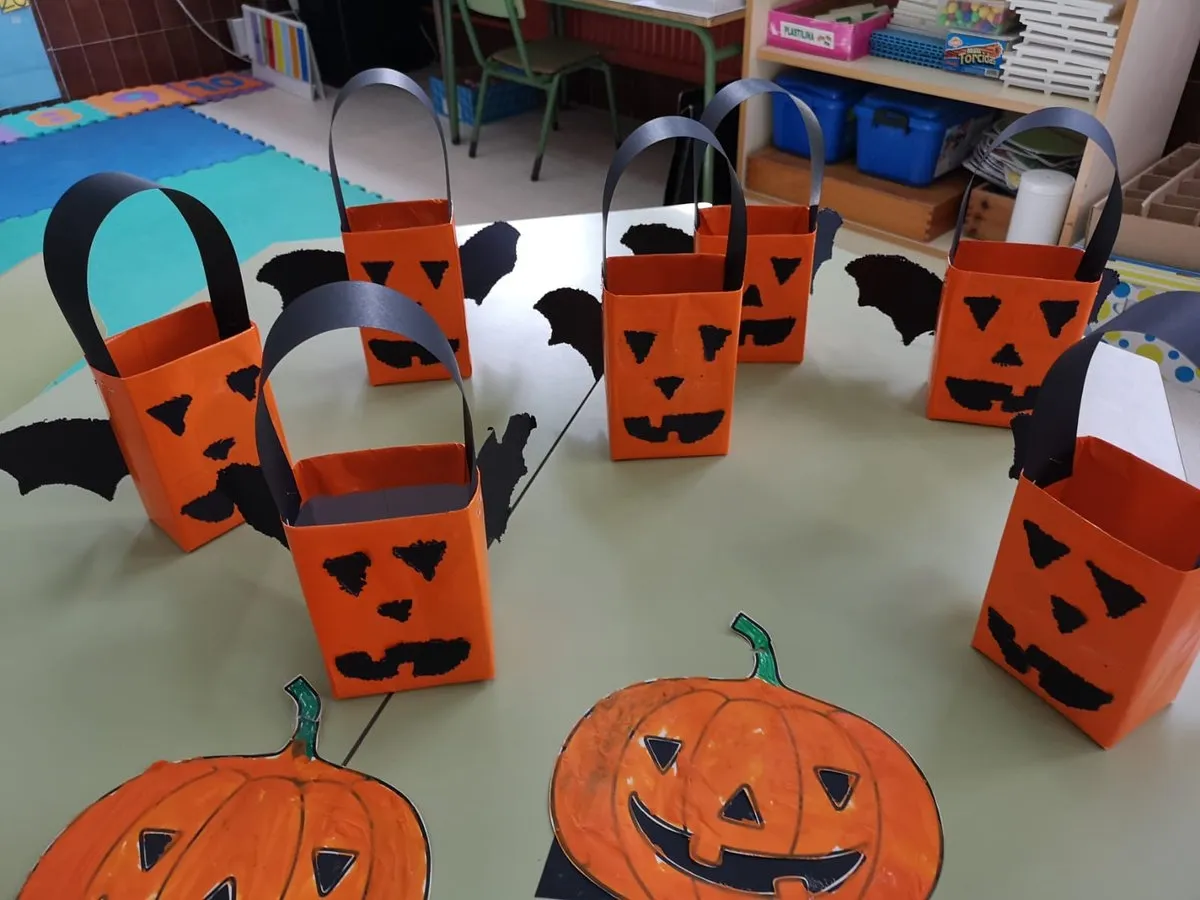 Foto 8 - Los coles de la comarca se vuelcan con la celebraci&oacute;n de Halloween  