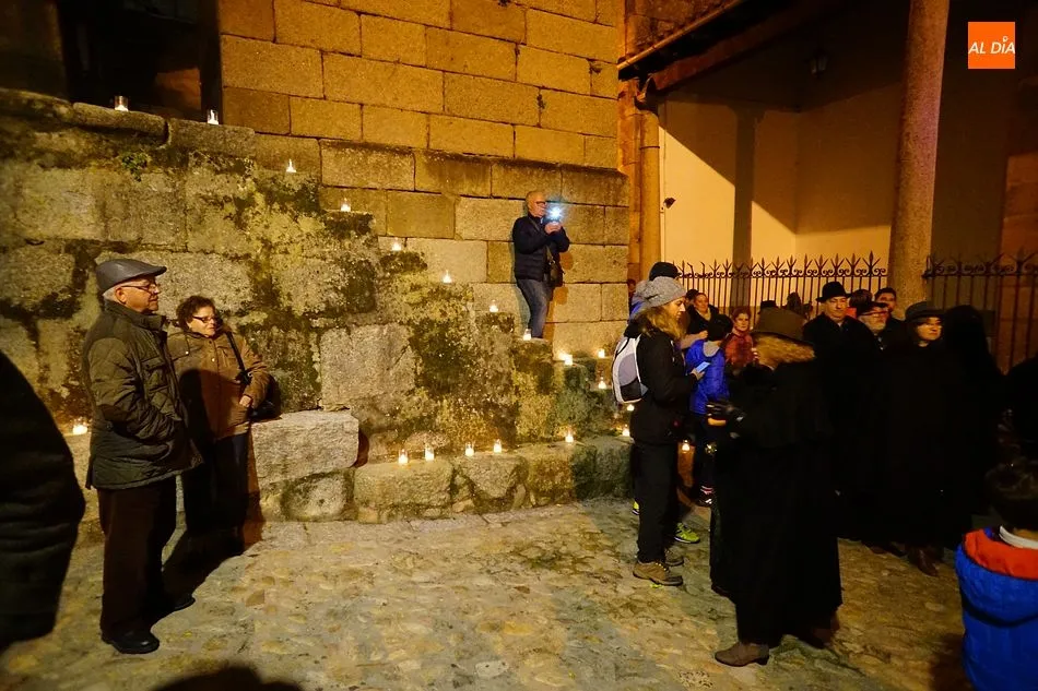 Foto 5 - Mogarraz se ilumina un vez m&aacute;s con la noche de las Almas Blancas