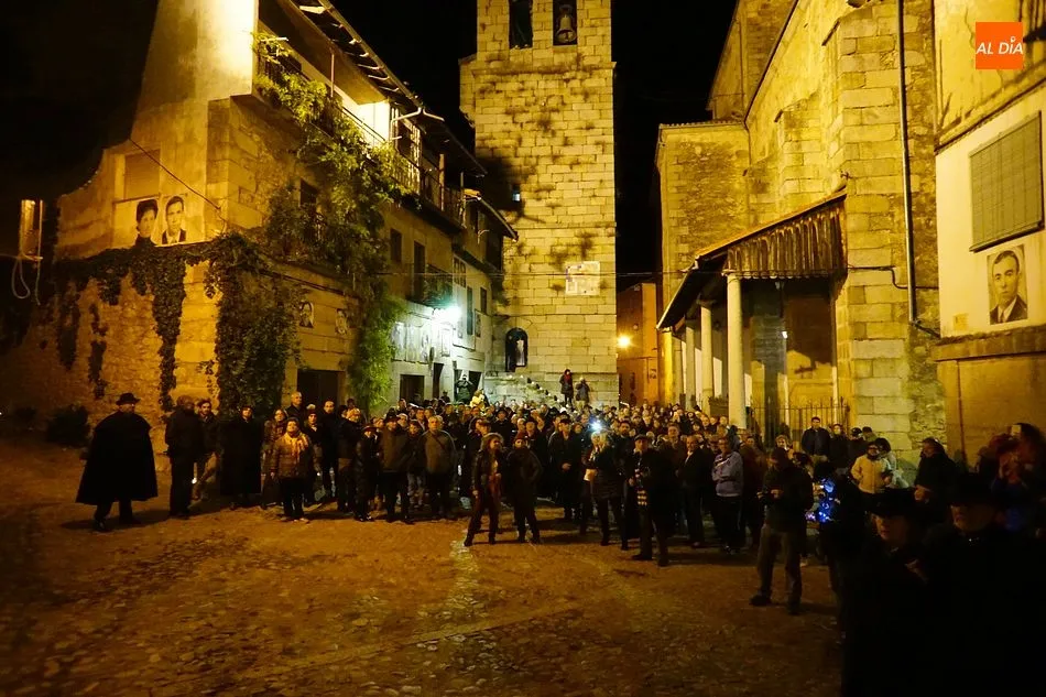 Foto 4 - Mogarraz se ilumina un vez m&aacute;s con la noche de las Almas Blancas