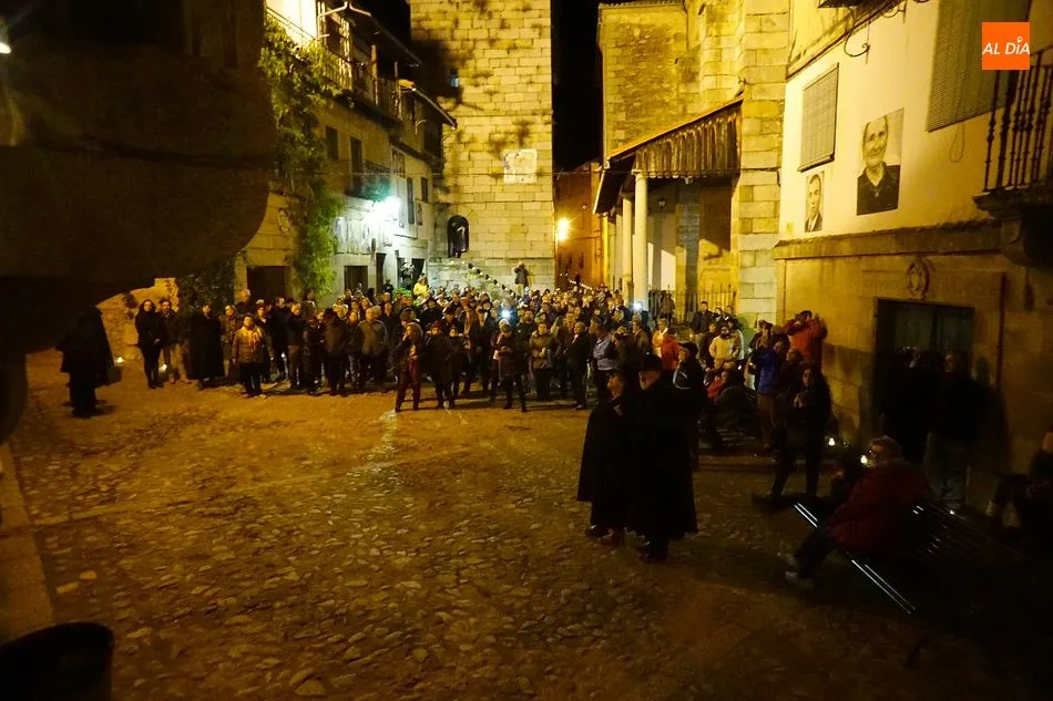 Foto 3 - Mogarraz se ilumina un vez m&aacute;s con la noche de las Almas Blancas