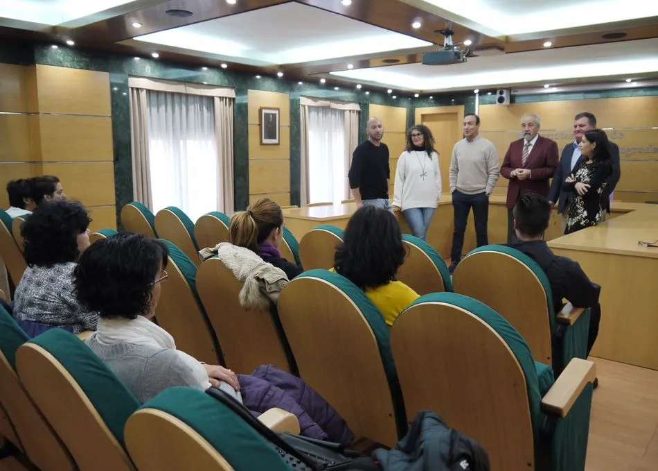 Foto 2 - Carbajosa inaugura el nuevo programa formativo en el que participan siete desempleados del...
