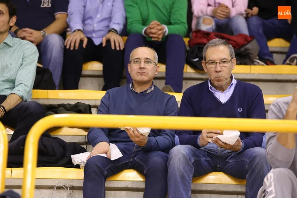 Foto 6 - &nbsp;La Antigua CB Tormes cae ante el Peixe en un partido igualado de principio a fin (69-71)