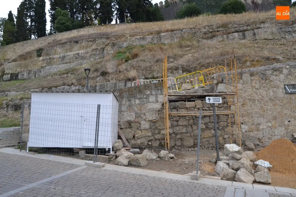 Foto 5 - En marcha la reparaci&oacute;n adicional en el muro de contenci&oacute;n de la Cuesta de Santiago  