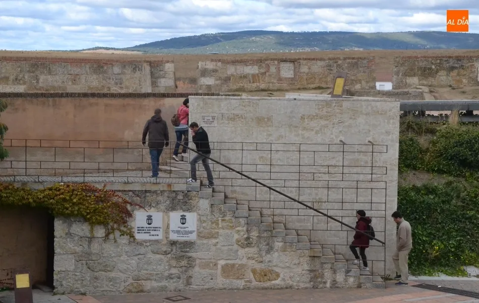 Foto 4 - Buen ambiente tur&iacute;stico en las calles en la jornada &iacute;ntegramente laborable del Puente  