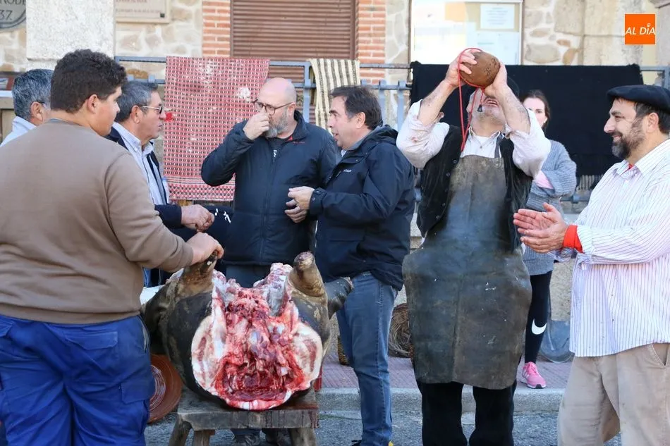 Foto 10 - La II Matanza Tradicional llena de recuerdos la Plaza de Villarino  