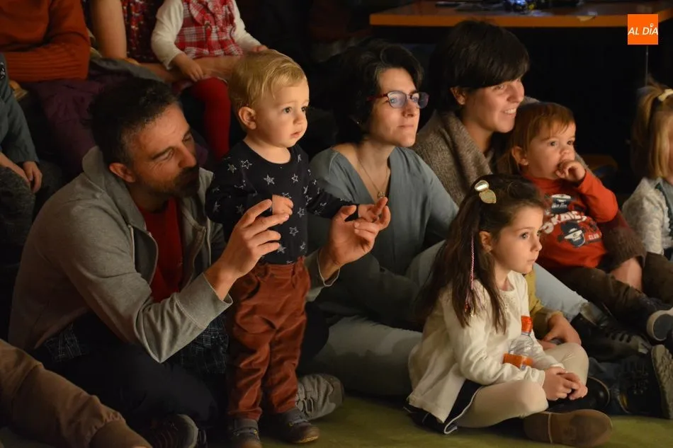 Foto 4 - Karamutxo encandila a beb&eacute;s con las historias de &lsquo;Redondo&rsquo;