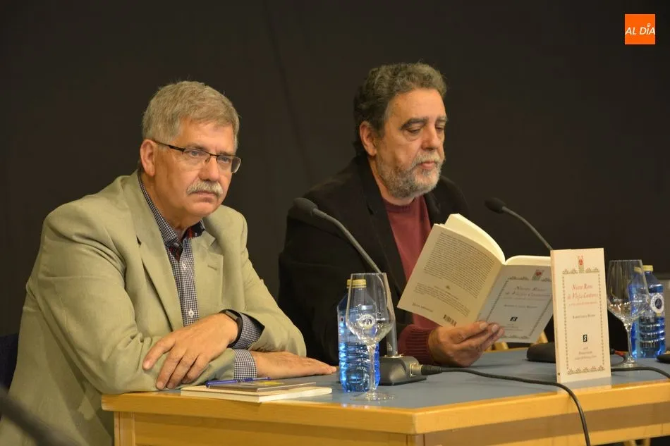 Foto 9 - El profesor Ram&oacute;n Garc&iacute;a Mateos defiende la transformaci&oacute;n de la poes&iacute;a popular para...