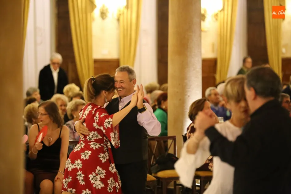 Foto 10 - La asociaci&oacute;n EntreTango desvela las claves de la danza argentina con una Milonga  