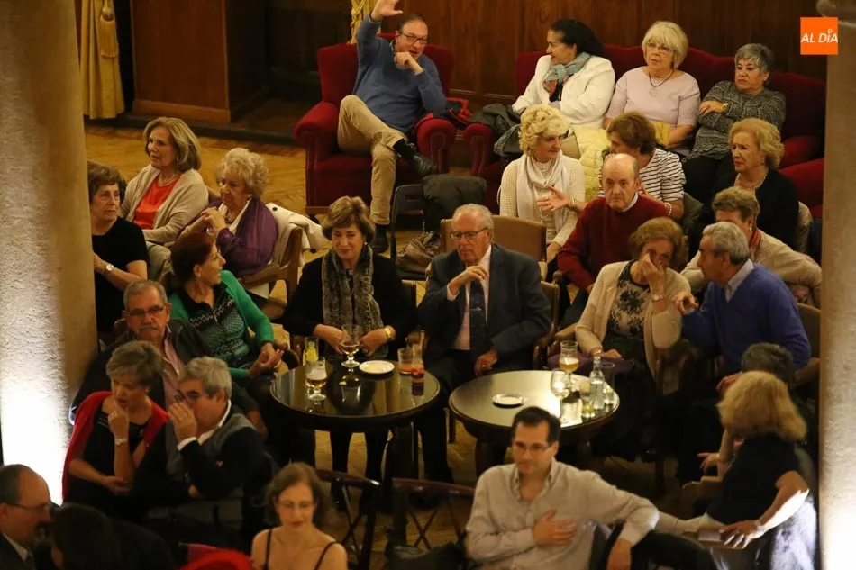 Foto 4 - La asociaci&oacute;n EntreTango desvela las claves de la danza argentina con una Milonga  