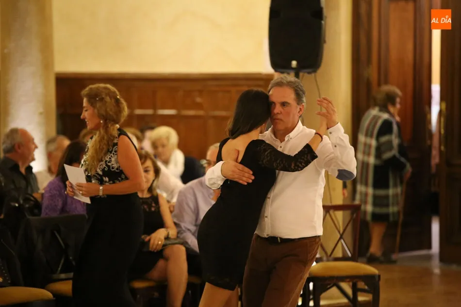 Foto 3 - La asociaci&oacute;n EntreTango desvela las claves de la danza argentina con una Milonga  