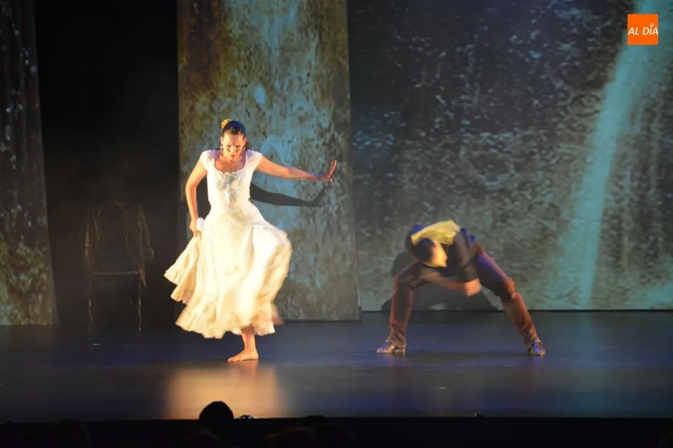 Foto 4 - Carmen vs Carmen ofrece un viaje fascinante al universo de la mujer en el Teatro Liceo  