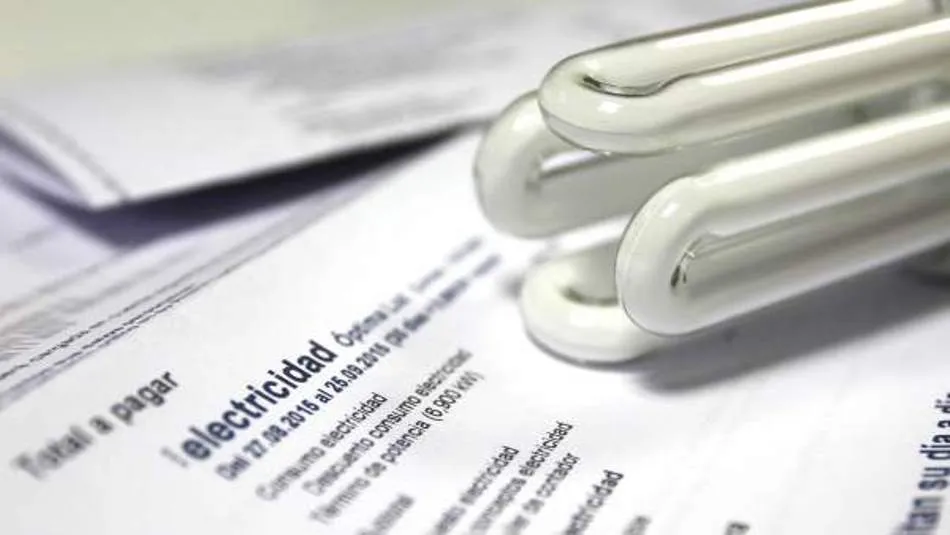 Octubre finaliza con otra subida de la factura de electricidad