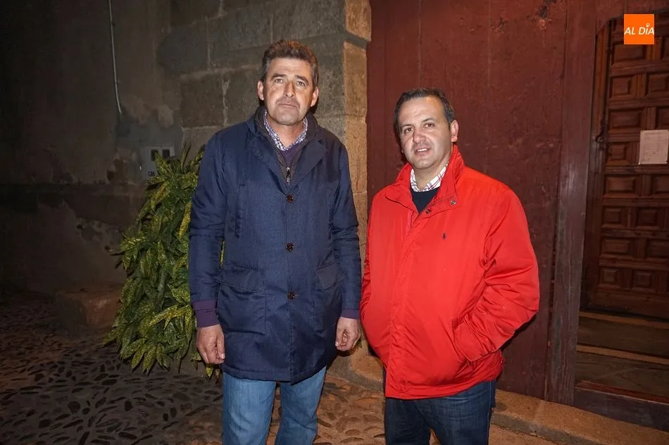 Los diputados de Cultura y Turismo, Julián Barrera y Javier García, en la clausura de Crucifixvs en Villanueva del Conde