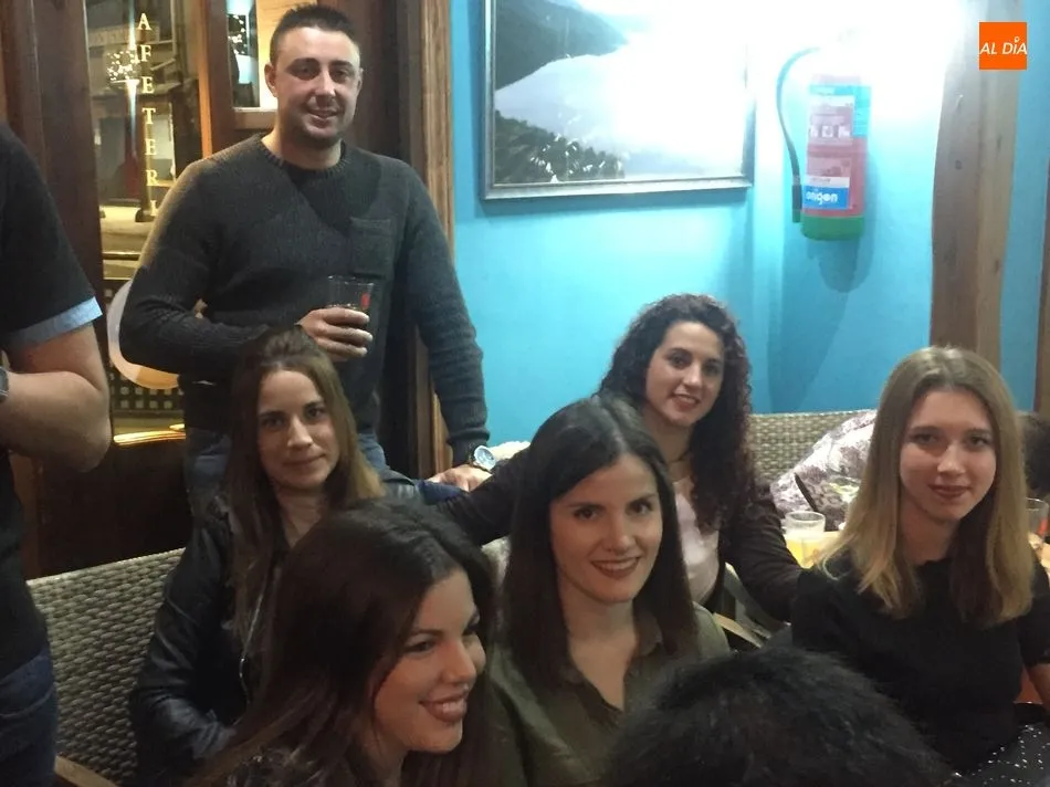 Foto 5 - David C&eacute;sar &lsquo;peta&rsquo; la Cafeter&iacute;a Imperial en la primera actuaci&oacute;n de sus&nbsp;mon&oacute;logos  