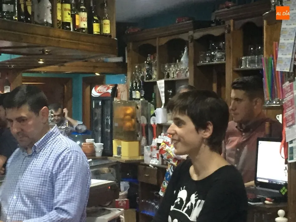 Foto 2 - David C&eacute;sar &lsquo;peta&rsquo; la Cafeter&iacute;a Imperial en la primera actuaci&oacute;n de sus&nbsp;mon&oacute;logos  