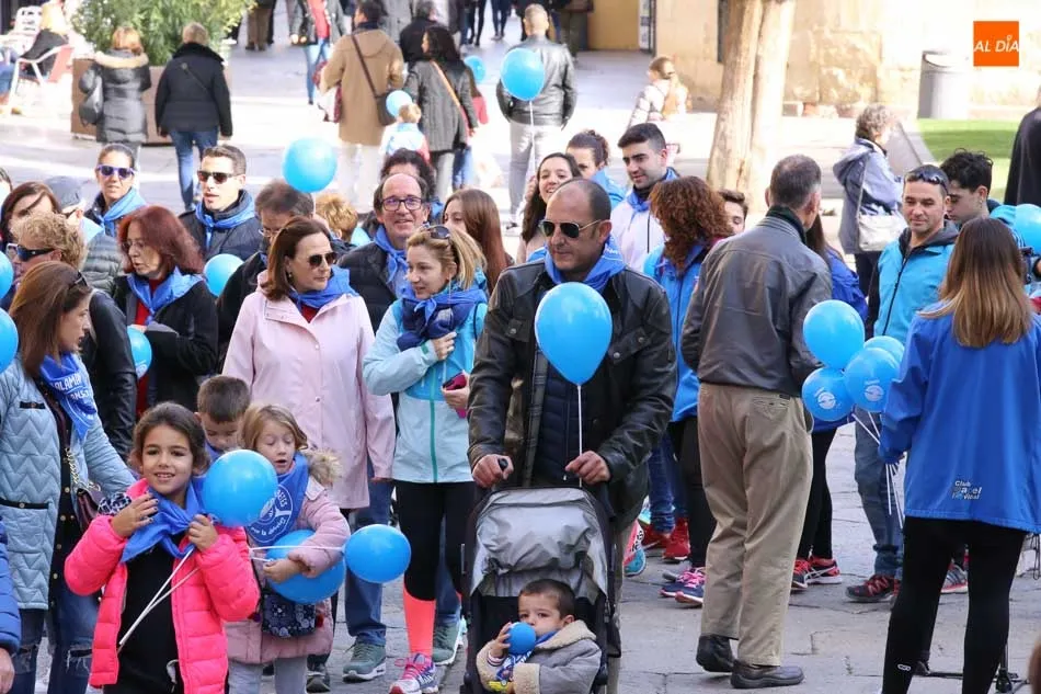 Foto 10 - Medio millar de salmantinos muestran&nbsp;su solidaridad con los diab&eacute;ticos  
