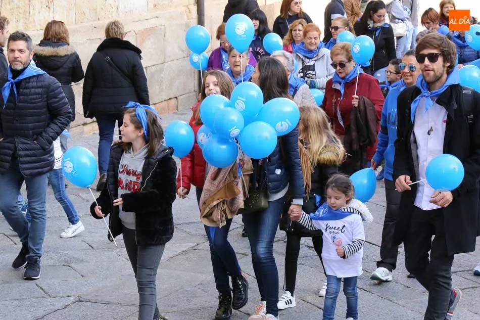 Foto 7 - Medio millar de salmantinos muestran&nbsp;su solidaridad con los diab&eacute;ticos  